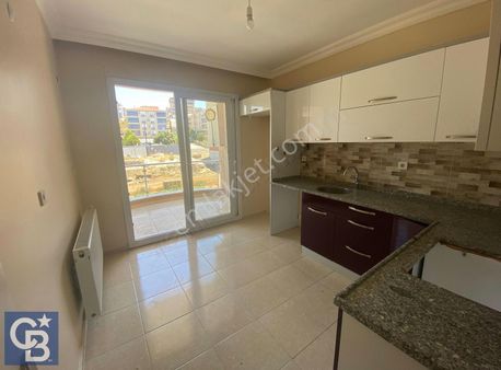 Yeni Mahallede Asansörlü Full Tadilatlı Ara Kat Daire