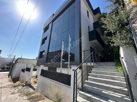 Dilovası Osb’ye 1 Km • 4 Katlı 398 M² Sıfır Plaza • Kapalı Otoparklı & İskanlı