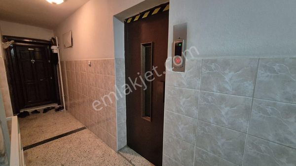 Nergız Çarşı Içınde Gırne Bulvarına Yakın Satılık 3+1 Daıre