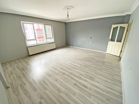 Hürel Mahallesinde Kat Konumunda Önü Açık 3+1 Satılık Daire