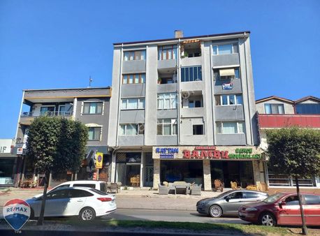 Remax Mavi-yeşiltepe Tek Yokuşu Cadde Cephe Yenilenmiş Lüks 3+1