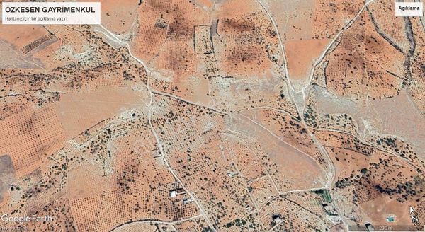 Özkesen Gayrimenkul'den Satılık Bağ Evlik Arazi