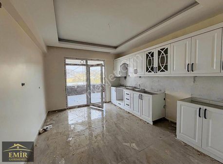 Emir Gayrimenkul'den Fıstıklıkta Sıfır 2+1 Lüx Daire