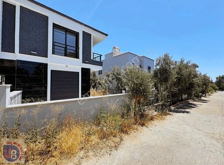 Akbük Uslu Sitesi'nde Denize Yürüme Mesafesinde Villa