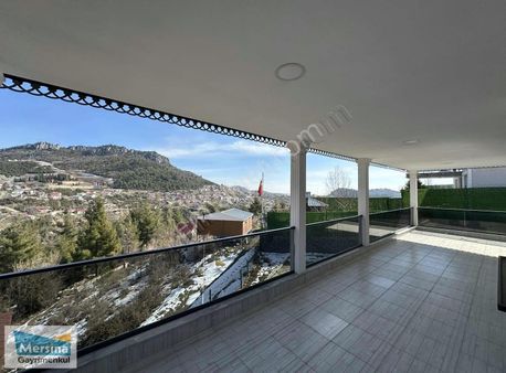 Fındıkpınarında Manzaralı Müstakil Villa Satılık