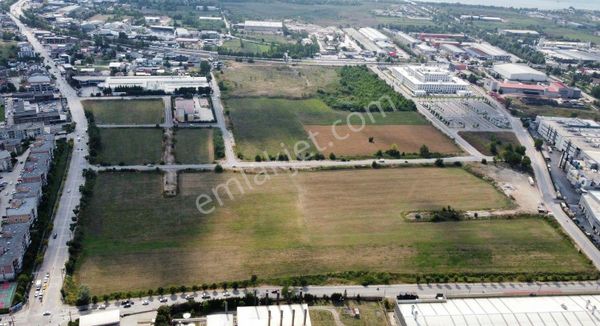 Başiskele'de Kat Karşılığı 8.030 M² Ticari İmarlı Müstakil Arsa