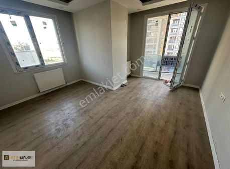 Beylikdüzü Yakuplu'da Satılık 3+2 Dublex Daire