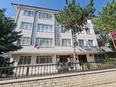 Abidinpaşa'da 110m2 3+1 Yapılı Balkonlu Yalıtımlı Salon Bağımlı 1. Kat Kombili Kiralık Daire