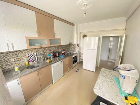 Esnaf Emlak'tan/abdibey Camii Civarı/acil Satılık 3+1 Daire