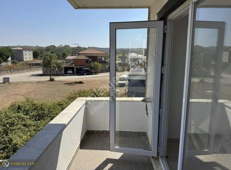 Cihan Öz Gayrimenkulden Satılık 2+1 Ara Kat Daire