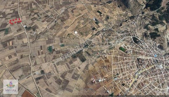 Baklan Merkezde İçinde Kargir Ev Olan 16 Dönüm Ceviz Bahçesi