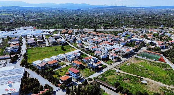 Remax Targettan Seferihisarda İkiz Villaya Uygun 352 M² Arsa