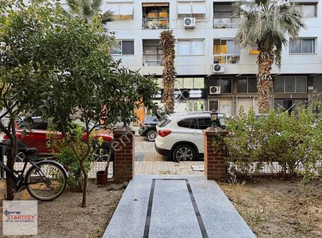 Bostanlı'da Denize Yürüyüş Mesafesinde 3+1 Satılık Daire