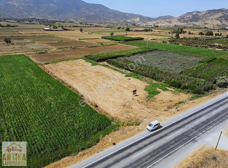 Antika Gayrimenkulden Asfalta Cepheli 4645 M² Satılık Tarla