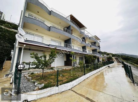 Havuzlu Güvenlikli Sitede Deniz Manzaralı 1+1 Daire
