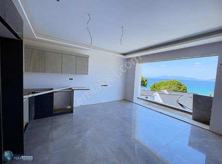 Kuşadasında,denize 70m, Havuzlu, Manzaralı, Bahçeli Sıfır Daire
