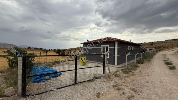 Öz Gaye Emlaktan Develi Çomaklı Yapraklıburun Mevkiinde Satılık Bağ Evi