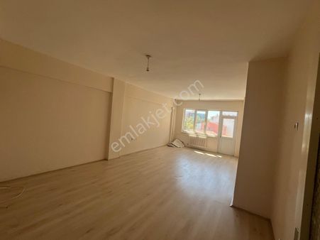 Şehrin Merkezinde Çarşıya 100 M Mesafede 135 M2 Satılık 3+1 Ss-5