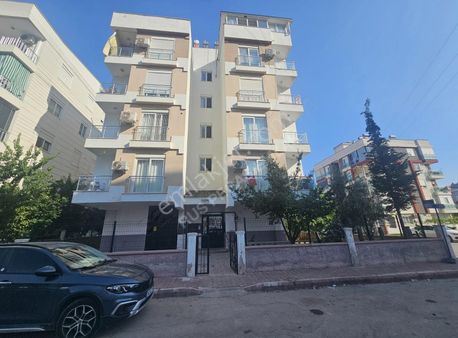 Kullanışlı Tertemiz Konum Da Aile Apt Da 2+1