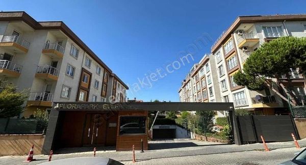 Büyükçekmece Florapark Evleri 5+2 Satılık Dublex Daire