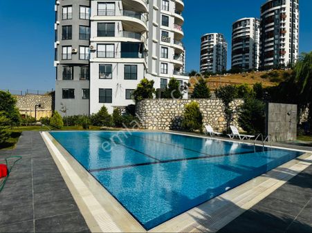 Menekşe’de 2+1 Fiyatına 4+1 Sıfır Satılık Manzaralı Daire