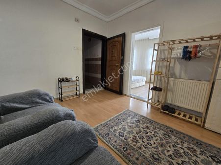 Balçovada Metro Yakını Eşyalı Klimalı 3+1 Kiralık Daire