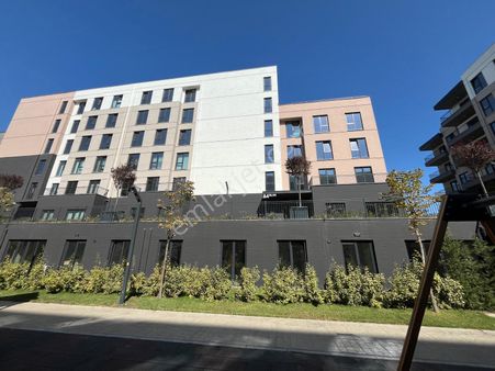 C21 Bal 'dan Emlak Konutta Bahçe Katı 1+1 Daire