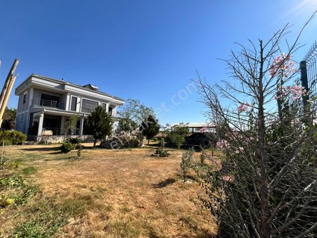 Yeşiltepe Girişte 4 Oda 4 Banyo Kat Kaloriferli Müstakil Villa