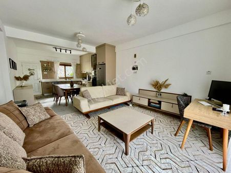 Girne Esentepe'de Deniz Ve Dağ Manzaralı, Full Eşyalı, Bahçeli Satılık 3+1 Daire !!