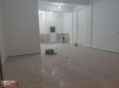 Bilginoğlu Emlak'tan Muradiye De Satılık Dükkan