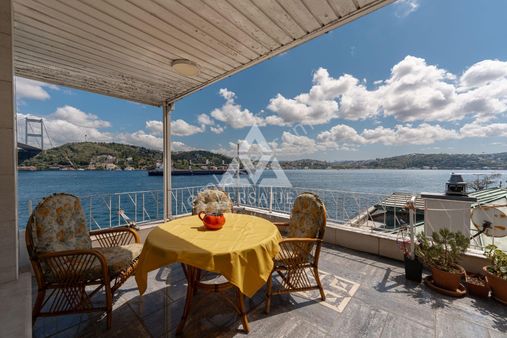 Rumelihisarı Muhteşem Manzara,teras Ve Rıhtımlı 2+1 Yalı Dairesi