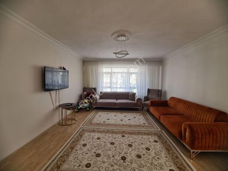 Çağlar İlköğretim Yakını 2.kat Çift Balkonlu Geniş Ön Cephe 3+1