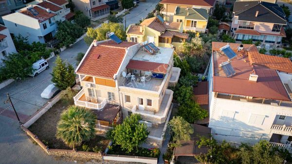 Ayvalık Sarımsaklı'da Muhteşem Konumda Satılık Villa