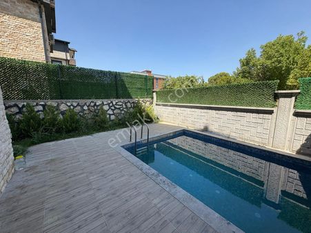 İnönü Mahallesi'nde 4+1 Havuzlu Yerden Isıtmalı Villa