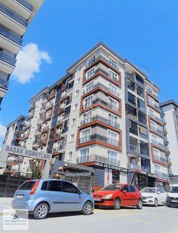 Silivri Yeni Mahallede Merkezi Konumda Satılık 3+1 Daire