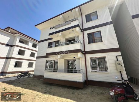 Aker Emlaktan Merkez Konumlu 2+1 Daire