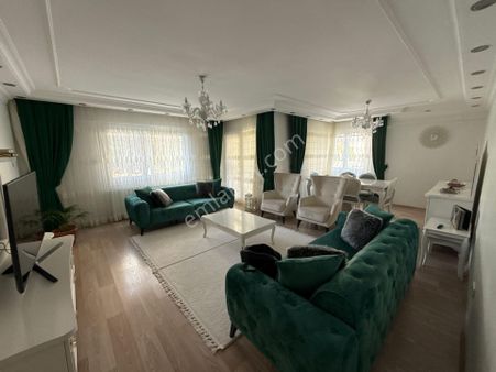 Çığlı Ataşehır' De Genış Ve Lüks Satılık 3+1