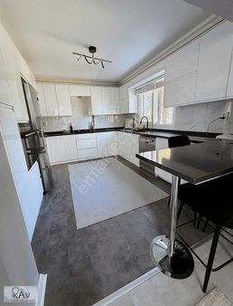 Güzelyurtta Güzel Lokasyonda Kent Park Yanı Çok Geniş 4+1 Sitede