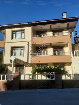 Mudurnu Hızırfakı Mh.de 3 Katlı Betonerme Bahçeli Satılık Ev