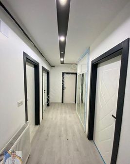 Van İpekyolu Cumhuriyet Mahallesinde İlhami Çakırtaş Emlak A.ş.'den Satılık Sıfır 3+1 Daire