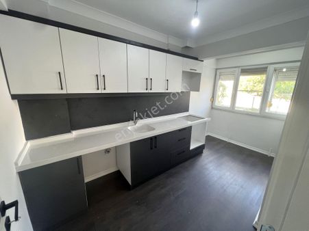 ▄▀▄jet Emlaktan Akçay Merkez'de Ön Cephe İçi Full Yenilenmiş 2+1