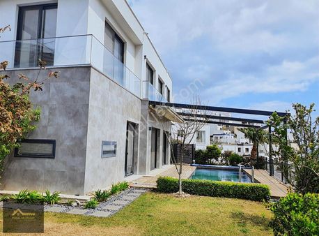 Bodrum Yahşide Eşsiz Deniz Manzaralı 4+1 Lüks Villa