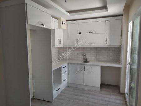 Kuşadası'nda Aradığınız Fırsat Kısmi Deniz Manzaralı 1+1 Daire