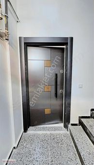 Sultan Gayrımenkul'den Bağlarbaşı Ortaokuluna Ykn 3 + 1 Orta Kat