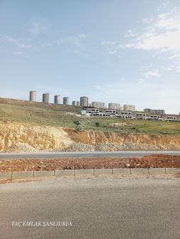 Karaköprüde 50 Metre Yola Cepheli İmarlı Kupon Parsel