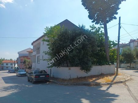 Gül Emlaktan Müstakil 2 Daire+1 Dükkan