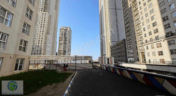 N Logo Özyurtlar Sitesinde Kiralık 1+0 Stüdyo Daire - Boş