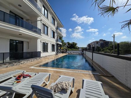 Karasu Aziziye De Havuzlu Site İçinde Mutfak Ayrı Güzel Harika Bir Daire Kaçırmayın