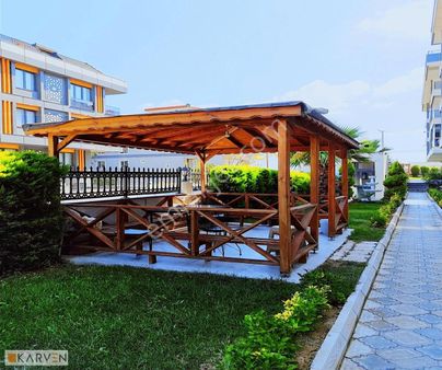 Beylikdüzü'nde Kısa Katlı Sosyal Site İçinde Geniş 4+2 Dublex