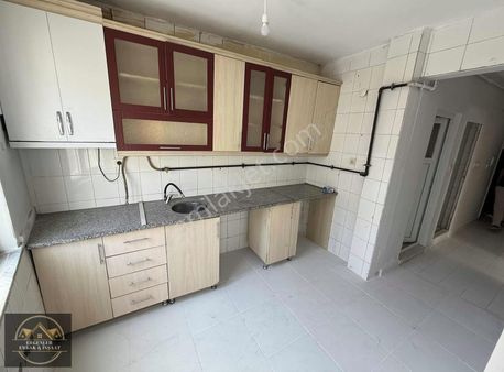 Ergenler Emlak'dan 100. Yılda 2+1 Tadilatlı Kiralık Daire'''''